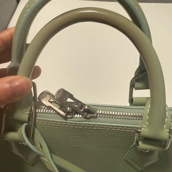Louis Vuitton 2013 Mint Green Electric Epi Alma - Picture 6 of 7